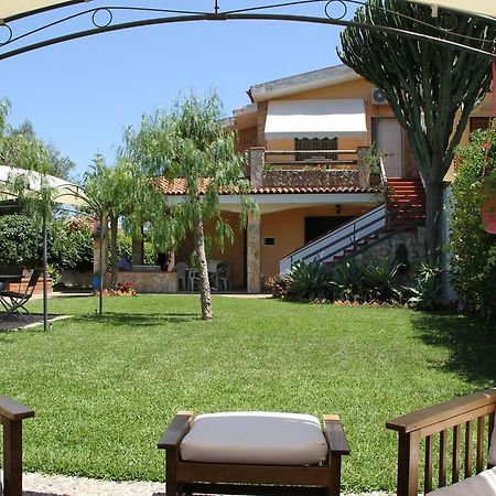 Sweet Home & Apartments Fontane Bianche Exterior photo